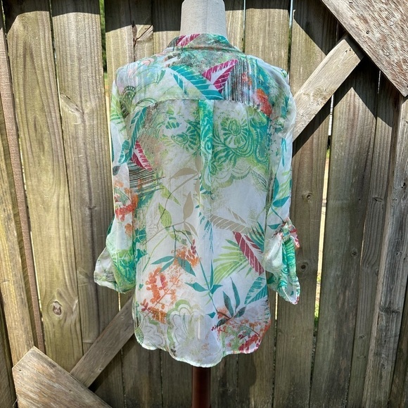 Chicos Botanical Tropical Printed Chiffo Crinkled Loose Fit Semi Sheer Top - Picture 4 of 8